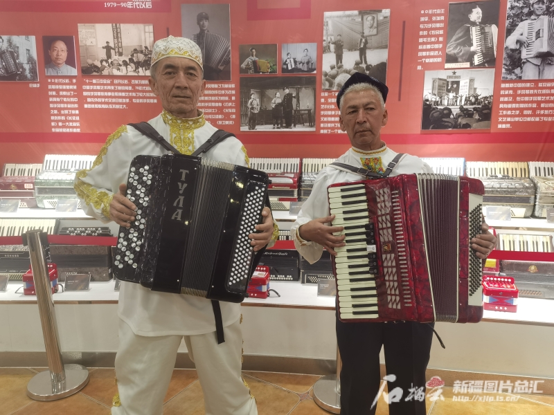 “琴”动伊犁，这支乐队共谱民族团结乐章__“琴”动伊犁，这支乐队共谱民族团结乐章