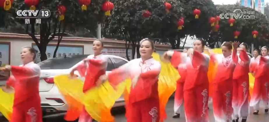 迎新春活动“花样”翻新 沉浸式感受“烟火里的中国年”_迎新春活动“花样”翻新 沉浸式感受“烟火里的中国年”_