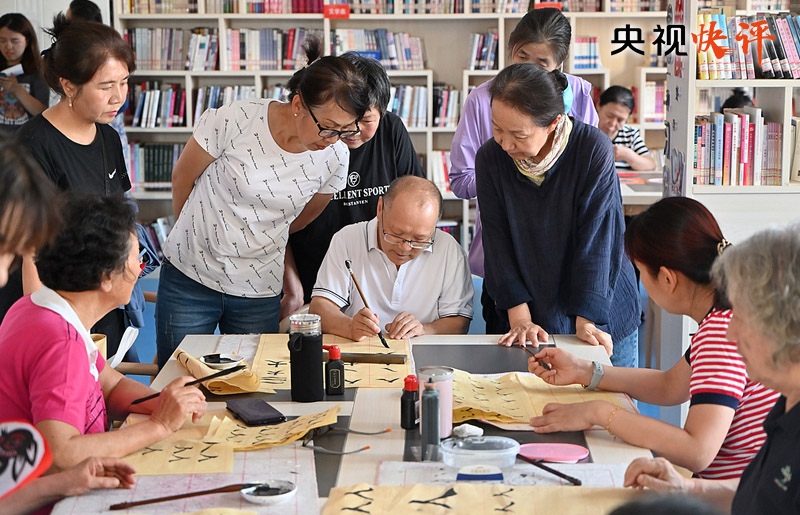 【央视快评】为推进中国式现代化贡献“银发力量”__【央视快评】为推进中国式现代化贡献“银发力量”