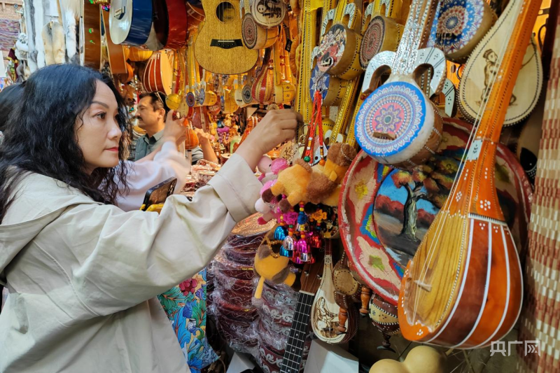 _【新质新造】新疆文旅点亮“第九产业” 奔赴“诗和远方”_【新质新造】新疆文旅点亮“第九产业” 奔赴“诗和远方”