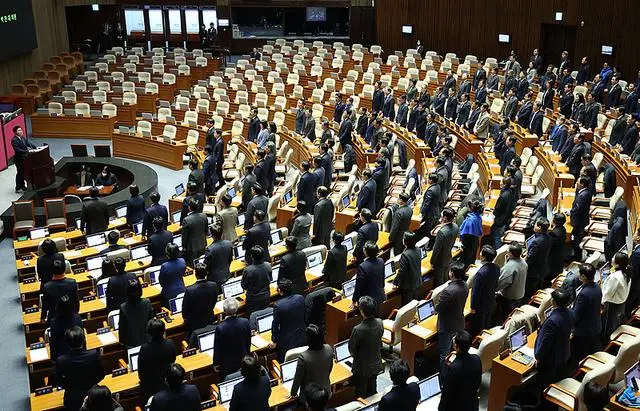 韩国国会通过“尹锡悦内乱普通特检法”“金建希特检法”