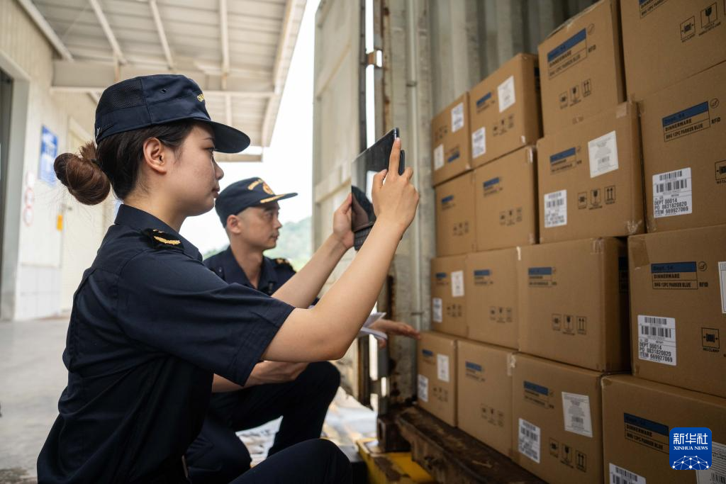 “湘粤非”陆海联运国际班列累计开行1000列_“湘粤非”陆海联运国际班列累计开行1000列_