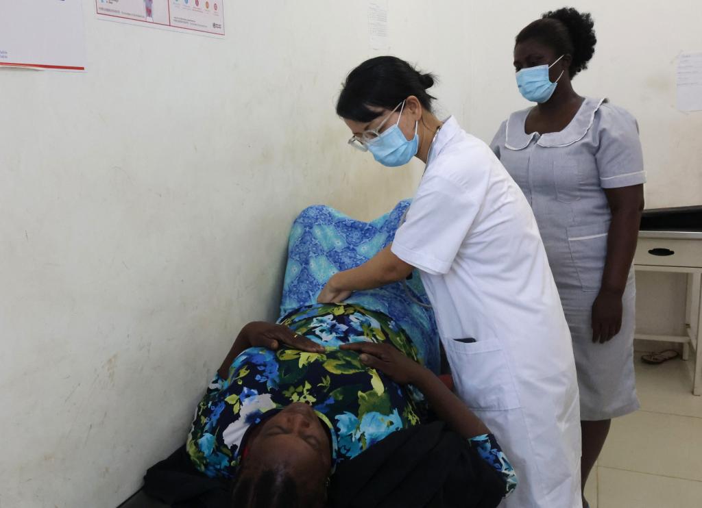 典范相近的词语__中非地方政府合作论坛