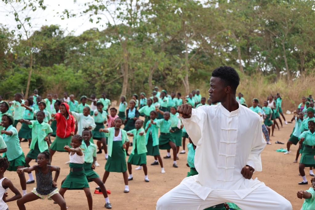 典范相近的词语_中非地方政府合作论坛_