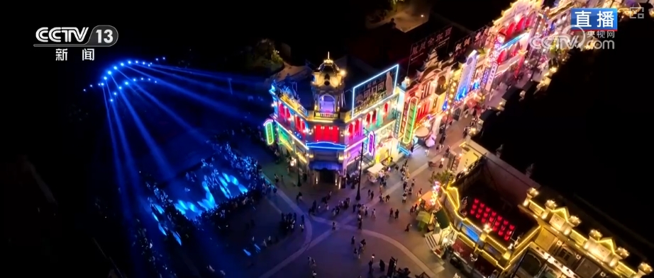_“一秒入戏”穿越、亭台楼阁火树银花 多样“夜”态激活消费新活力_“一秒入戏”穿越、亭台楼阁火树银花 多样“夜”态激活消费新活力