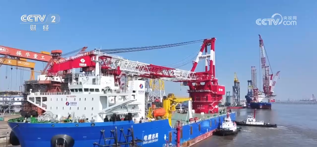 深海巨人vs机甲巨人_打捞海上巨人号_